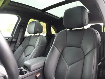 Macan 2.0 AWD/SportChrono/360*/SHZ/LHZ/BOSÉ/R20