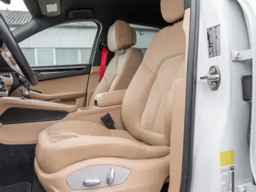 Macan 2.0 Aut/Pano/Matrix/BOSE/Navi/21 Zoll/VOLL