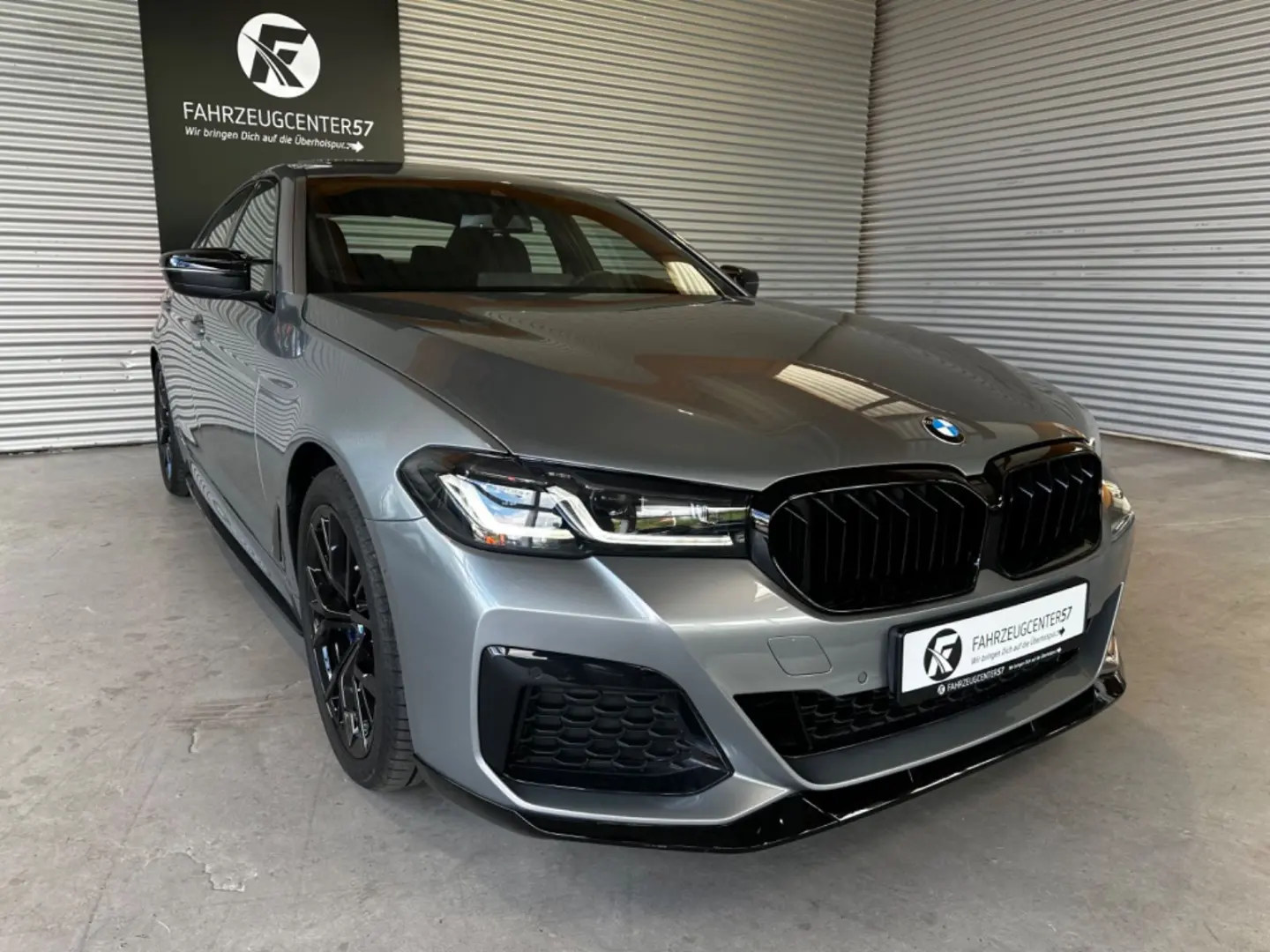 540i M-PERFORMANCE/CARPLAY/NEUWERTIG/LED/RFK