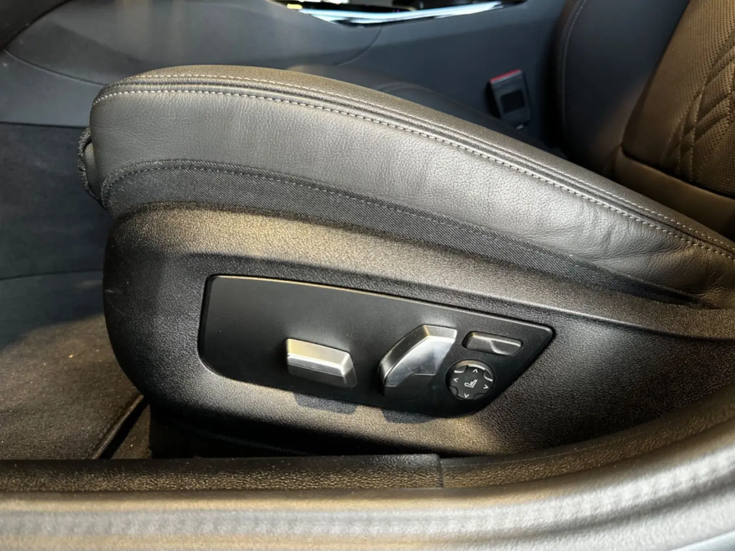 540i M-PERFORMANCE/CARPLAY/NEUWERTIG/LED/RFK