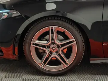 Mercedes-Benz A180 AMG Line