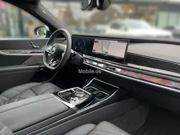 740d xDrive M Sport Autobahnassistent Standhzg.