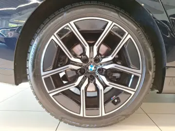 740d xDrive M Sport DA/PA Prof ACC Bo/Wi SkyLoun