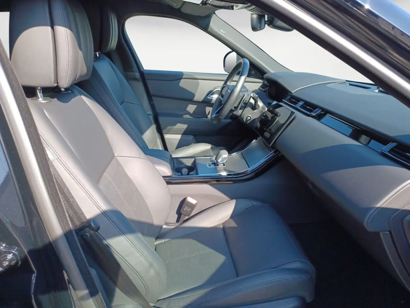 Range Rover Velar D300 Dynamic HSE 106000;- UVP