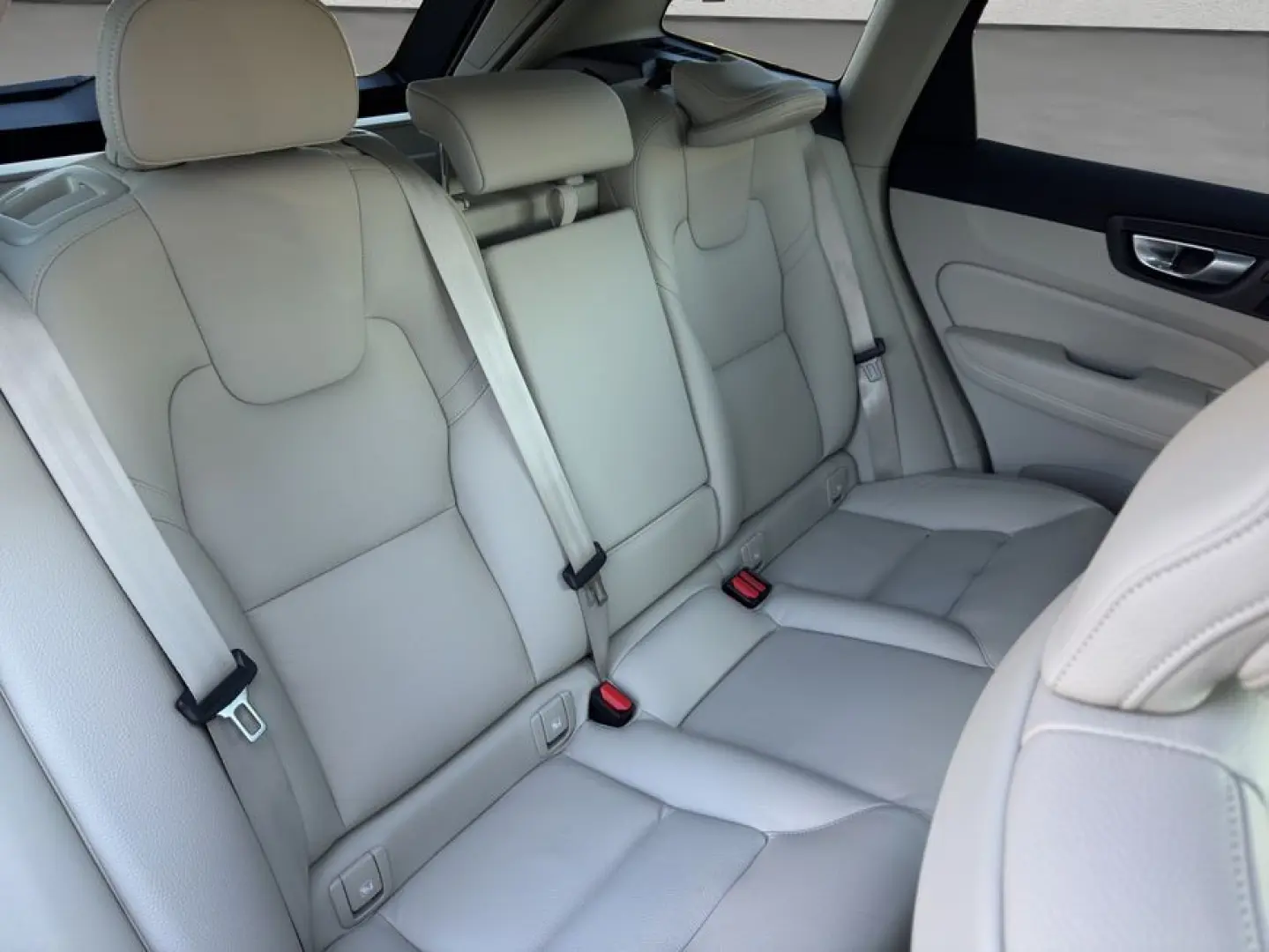 XC60 B4 D AWD Plus Dark