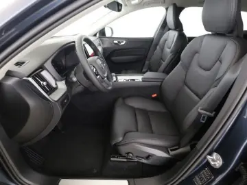 B5 AWD Plus Dark 360Kam H&K Sound. Licht-Paket
