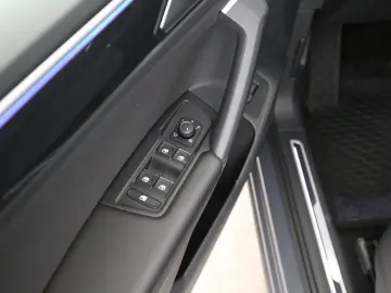 Tiguan 2.0 TDI 4Motion DSG Elegance  LED Navi AH