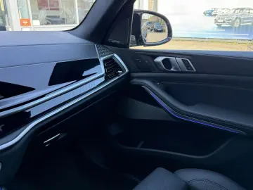 X5 M60i xDrive M Sport Pro Luftfahrw AHK Sthzg
