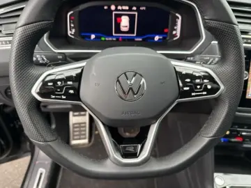 Tiguan 2.0 TDI DSG 4M R-LINE NAVI ST.HEIZ PANO A