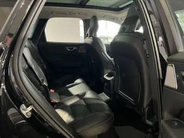 XC60 T8 Ultra Dark Recharge AWD Massage B&W HUD