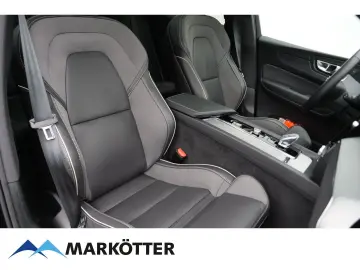 XC60 B5 AWD Plus Black Edition STHZ/360CAM/PANO