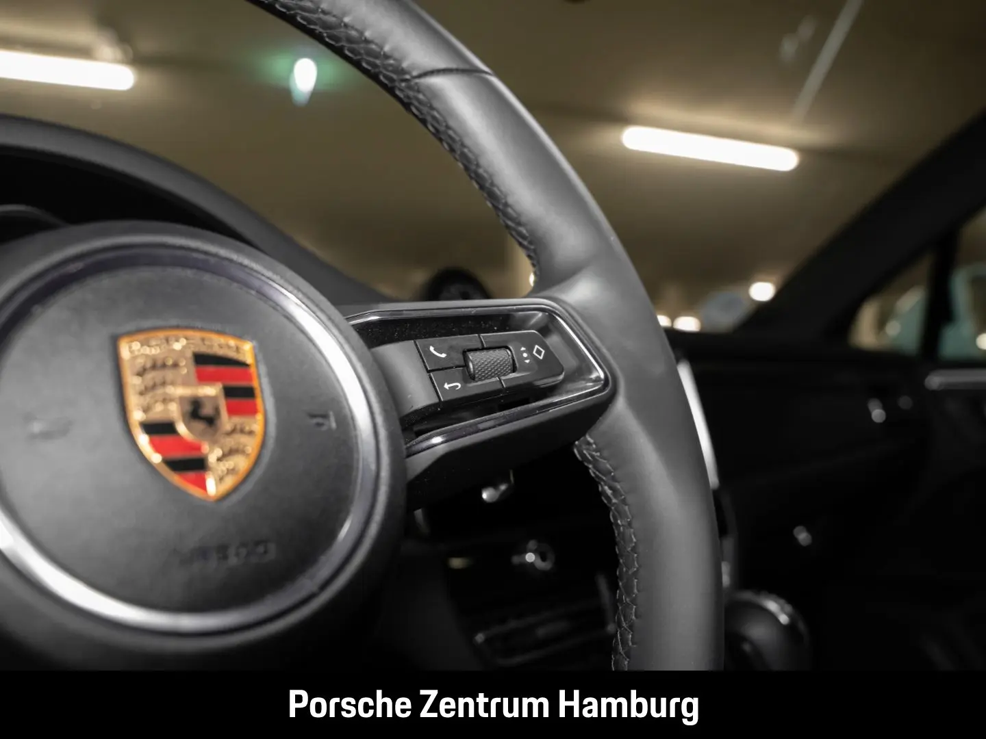 Macan Panoramaglasdach PASM Servolenkung Plus
