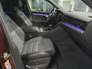Touareg 3.0 TDI R-Line*V-COCKPIT*STAND*360°*