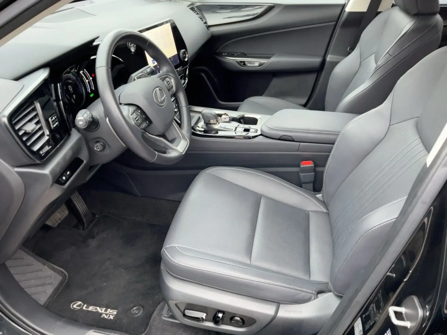 NX 450h+ Business Line Allrad Navi Lenkradh DAB