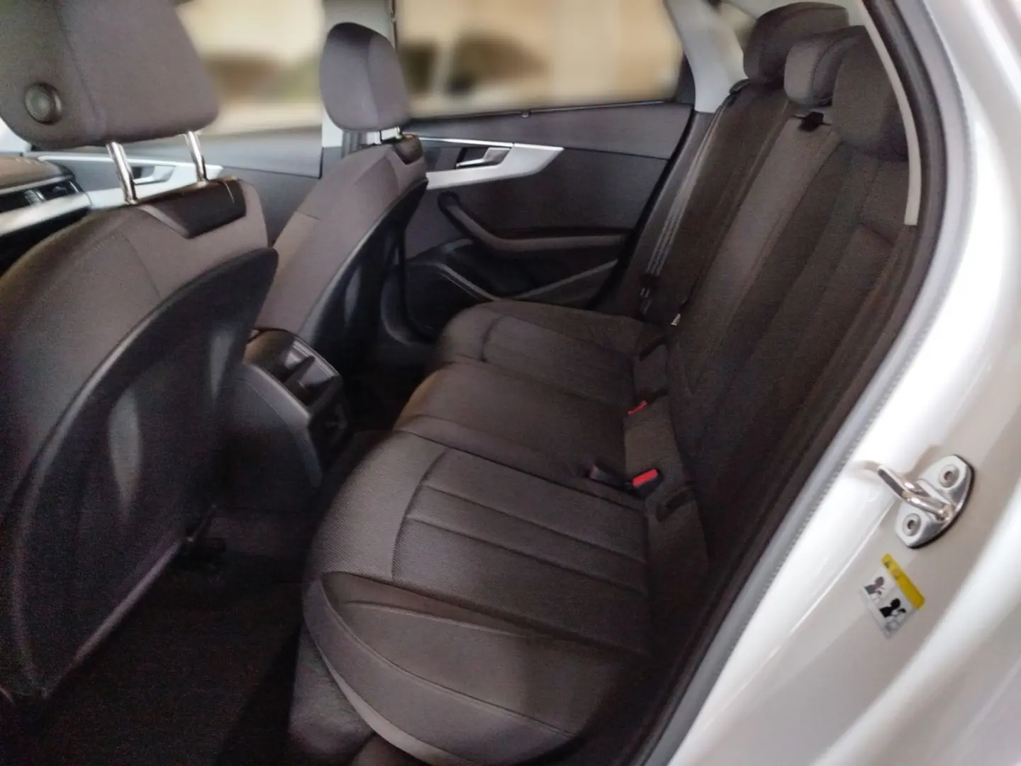 A4 35 TFSI advanced S tronic Navi Tempomat DAB V