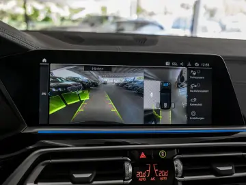 X5 xDrive 45e M-Sportpaket PANO AHK HUD 360° LED
