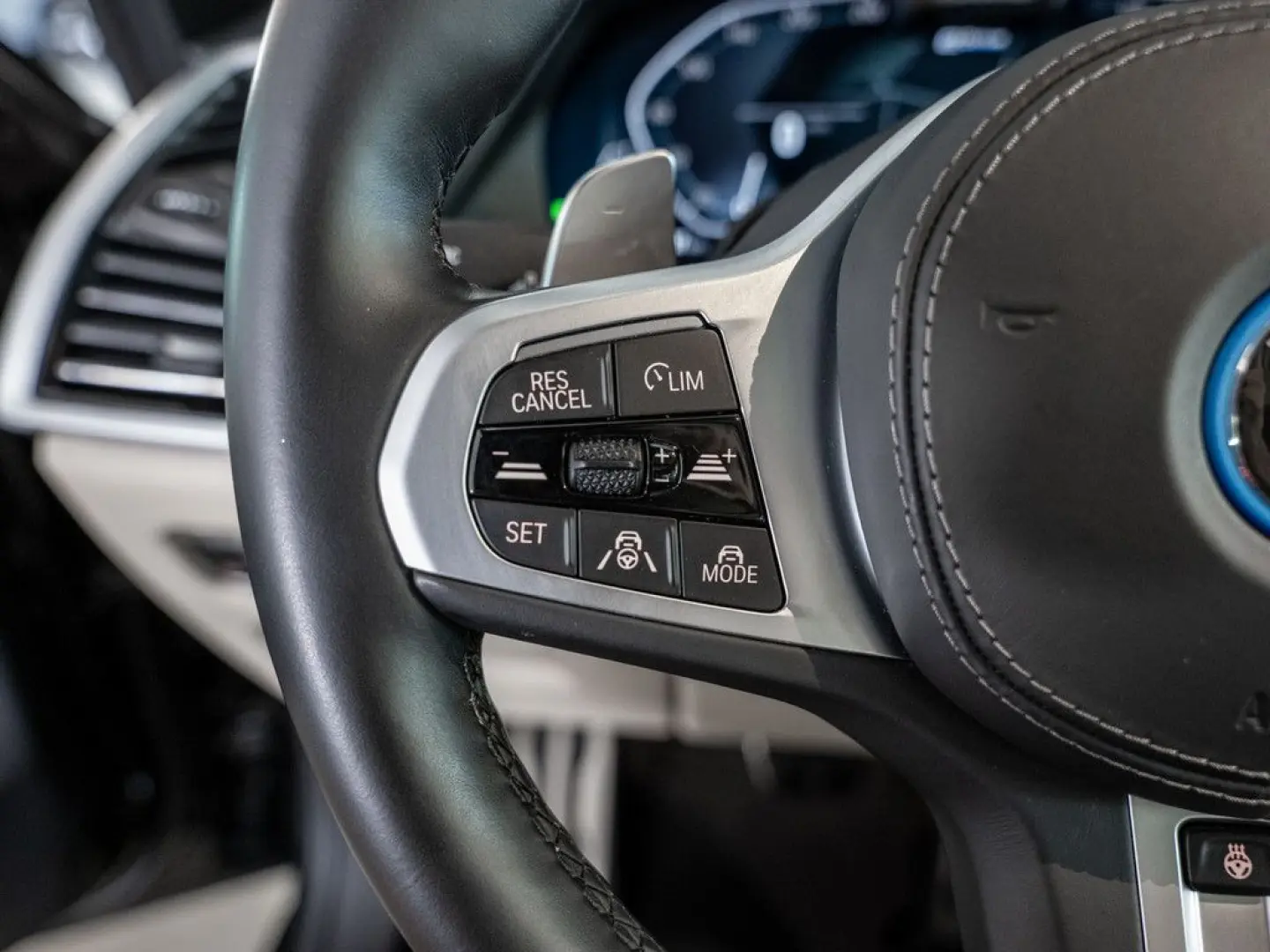 X5 xDrive 45e M-Sportpaket PANO AHK HUD 360° LED