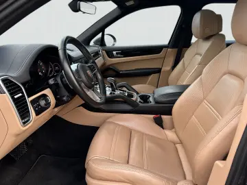 Cayenne HUD AHK PASM PDLS MEMORY PANO NAVI