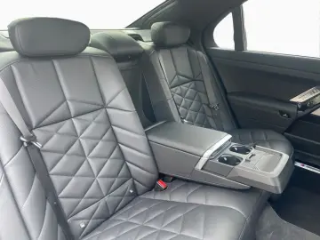 740d xDrive M-Sport SkyLou StHz DA/PA-Pro Iconic