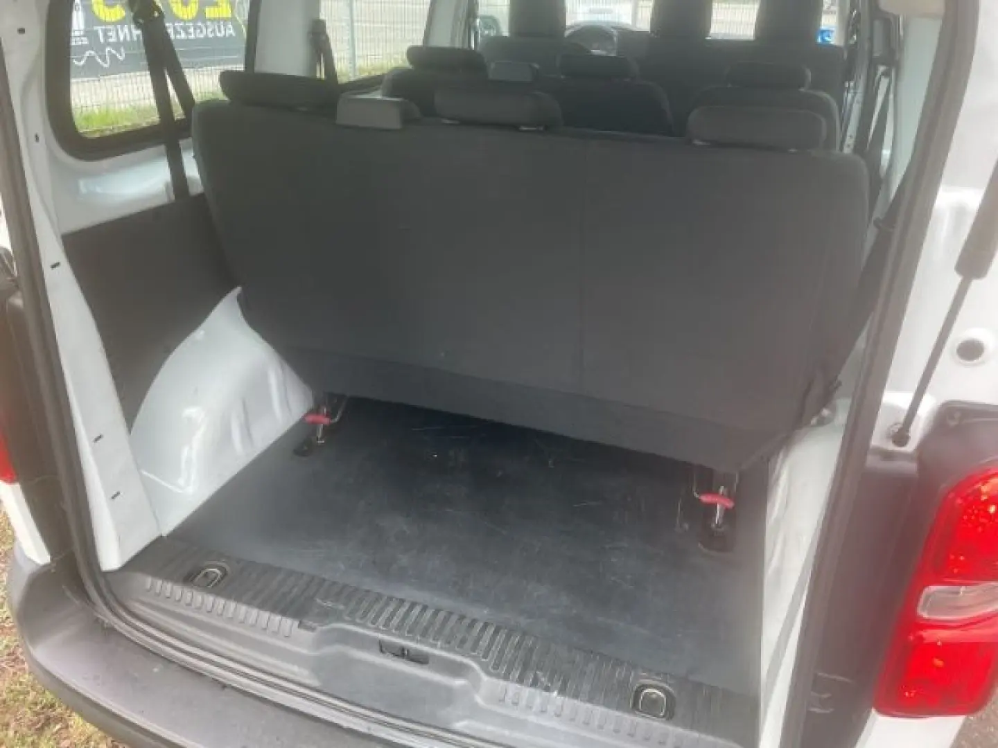 Vivaro 1.5 D, M (L2) 9 Sitzer, Klimaanlage, DAB