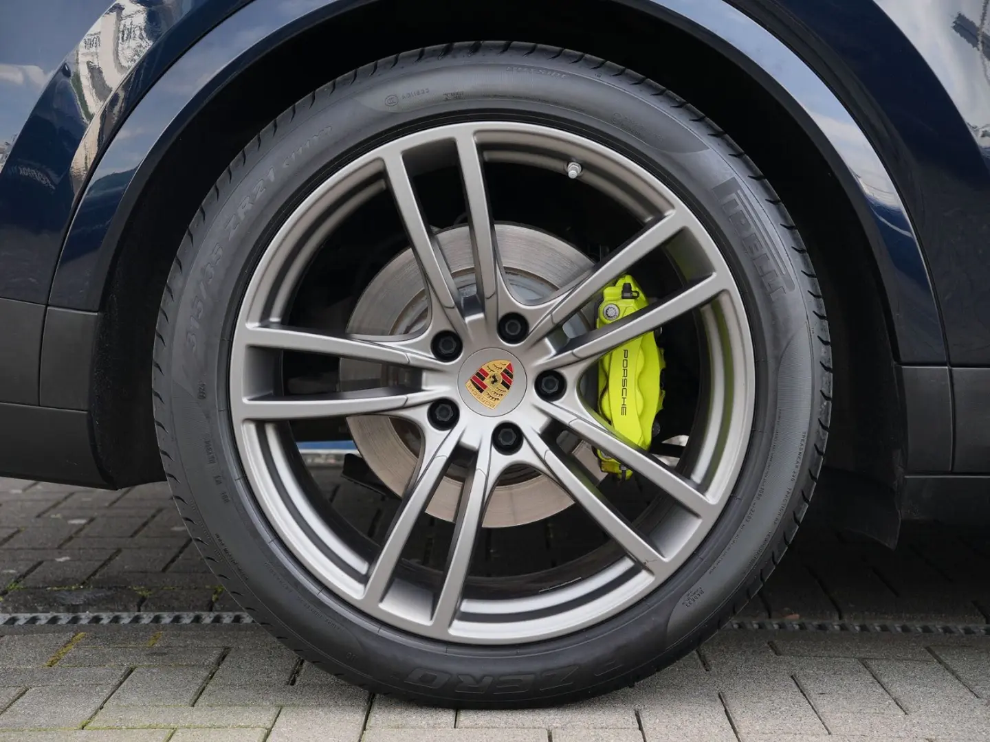 E-Hybrid Coupé  LEDER BRAUN-LUFTF.-PANO-21TURBO
