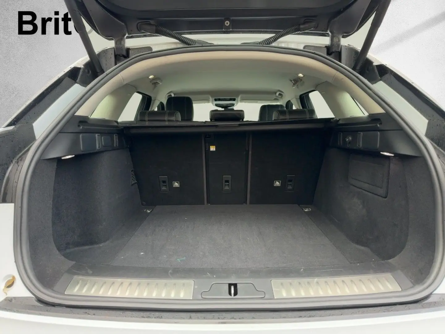 RANGE ROVER VELAR P300 S FLA 360 SpurW Leder LED