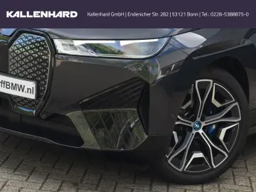 iX M60 Pano-Bowers&Wilkins-Driving Ass Prof