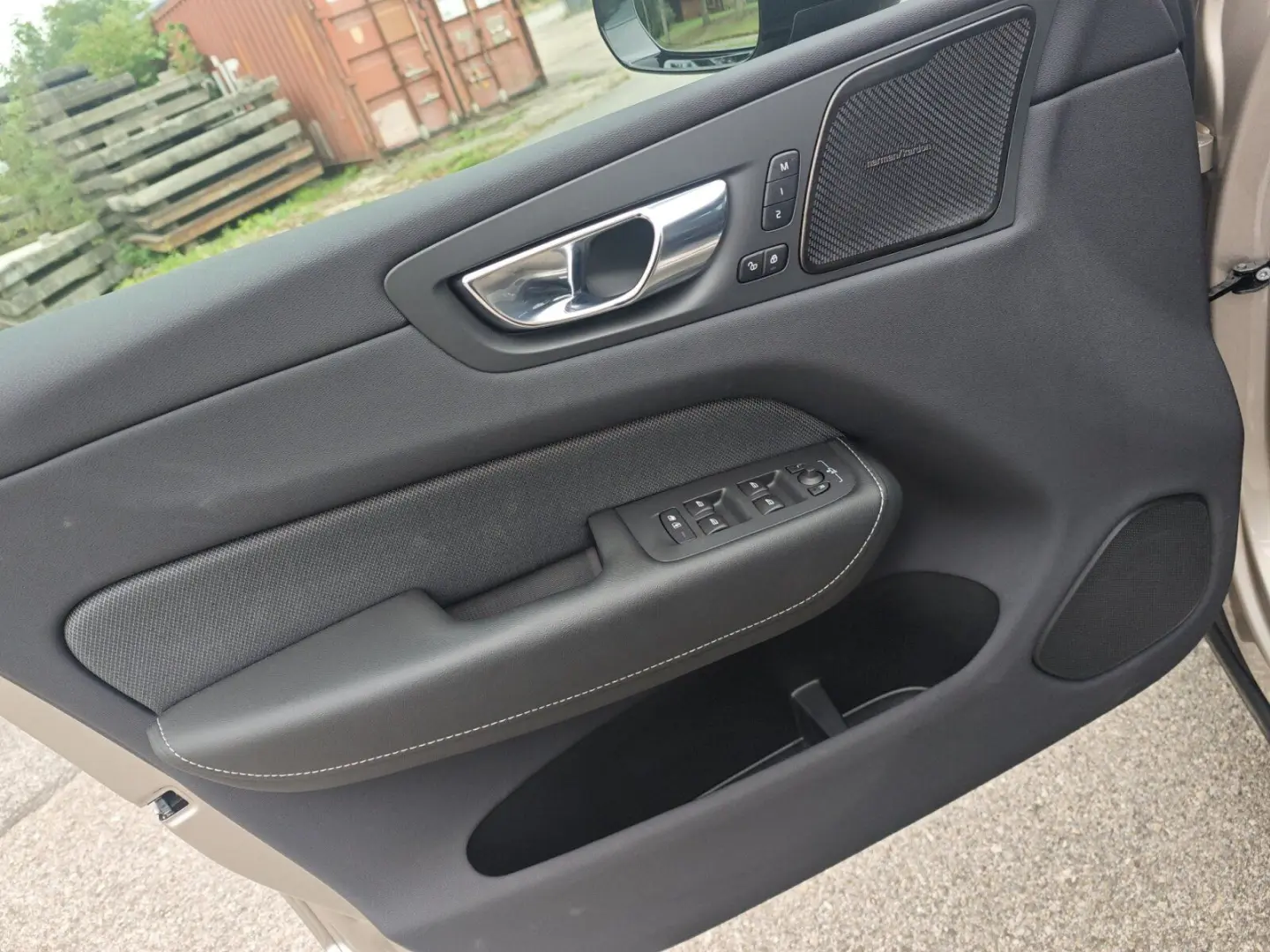 XC60 T8 Hybrid AWD Plus Dark NAVI+360°KAM+Harman