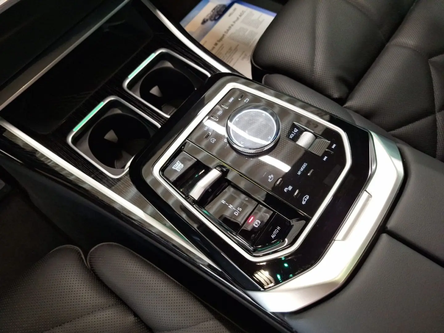 740d xDrive M Sport DA/PA Prof ACC Bo/Wi SkyLoun