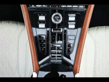 DB12 V8 VOLANTE°ULTRAMARINE BLACK°21''°360°