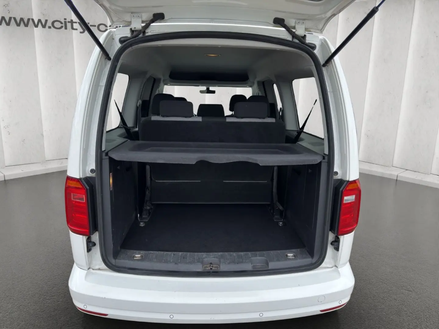 Caddy Maxi*DSG*Navigation*AHK*7 Sitze*