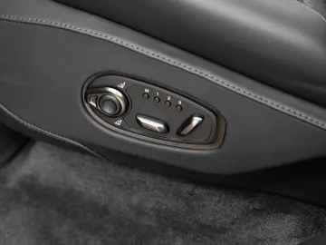 DBX707 | Apex Grey | Gloss Carbon