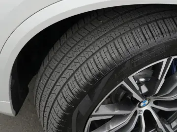 BMW X5 xDrive40d AT MHEV