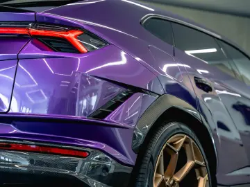 Urus Performante | MY23 | Carbon Roof