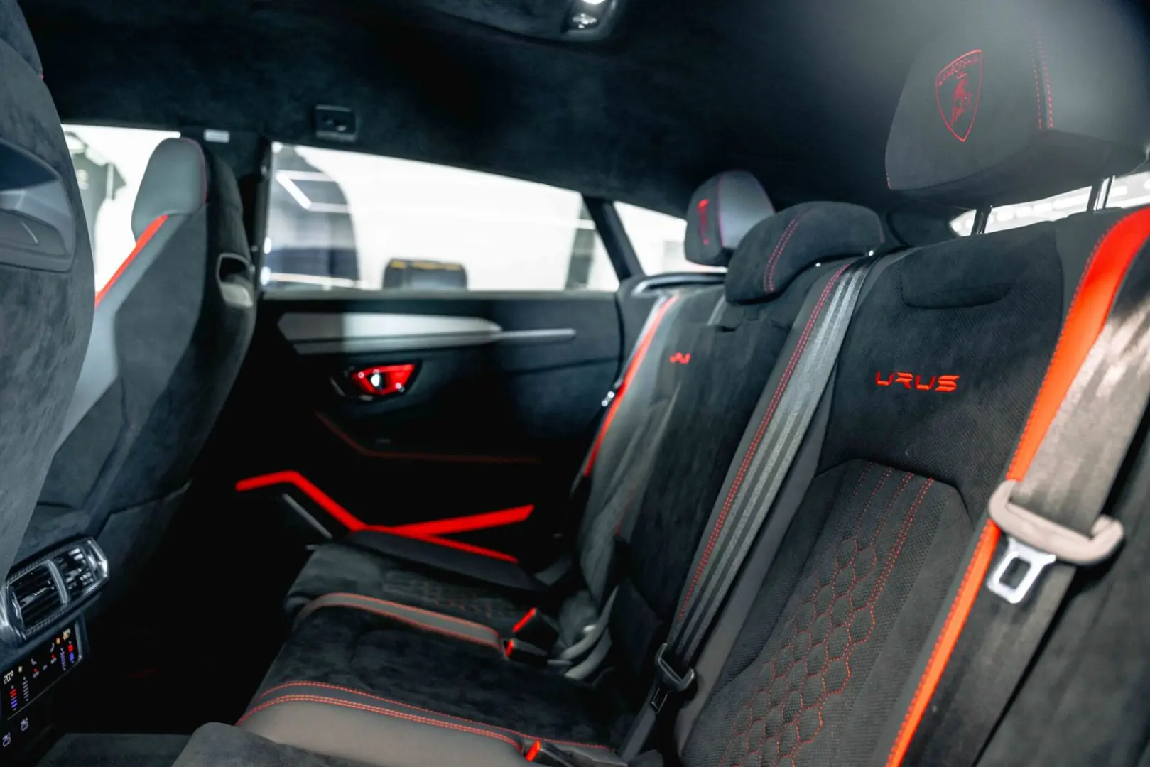 Urus Performante | MY23 | Carbon Roof
