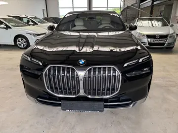 740 d xDrive individual Interieur Cinema+Lounge