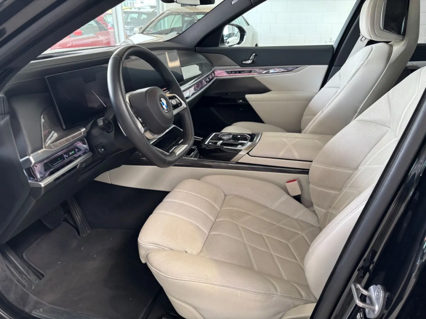 740 d xDrive individual Interieur Cinema+Lounge