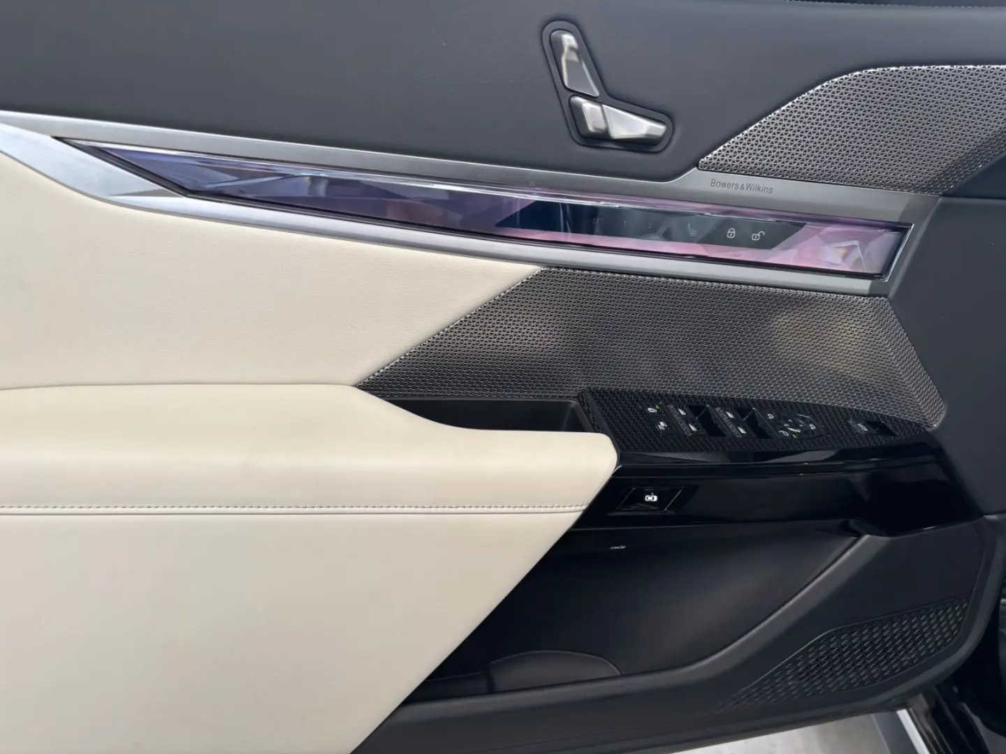 740 d xDrive individual Interieur Cinema+Lounge