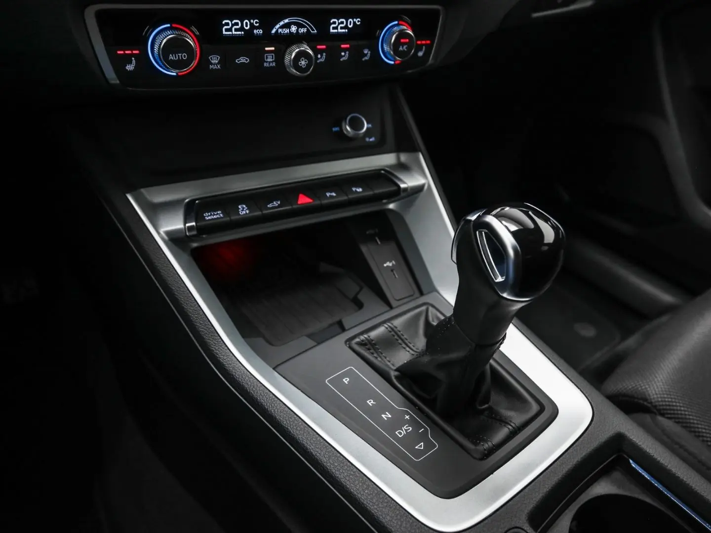 Q3 Sportback 45 TFSIe ACC LED Navi Kamera