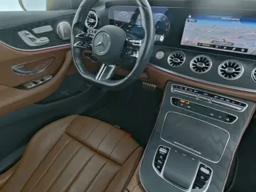 E 200 4Matic COUPE AMG PANO WIEDE AMBI MEM BURM