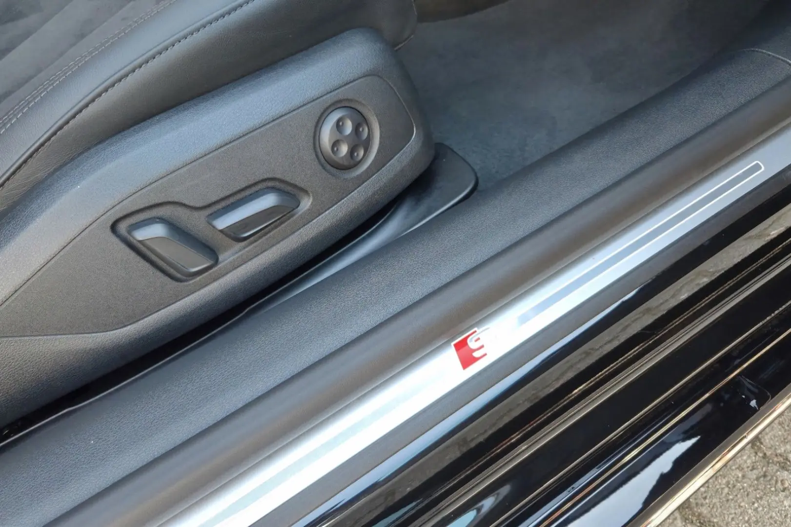 A5 Cabriolet 40 TFSI / S-line / Virtual