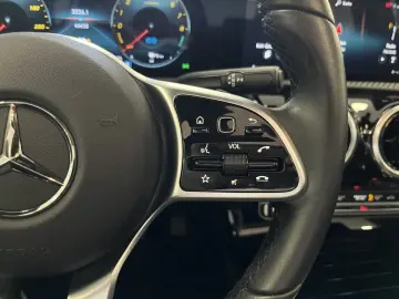 A 250 e*WideScreen*Pano*Navi*LED-TFL*R-Cam*SHZ*