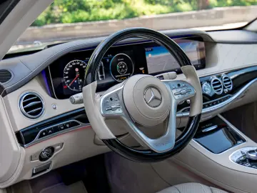 Maybach S 560