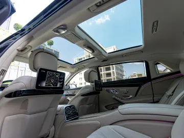 Maybach S 560