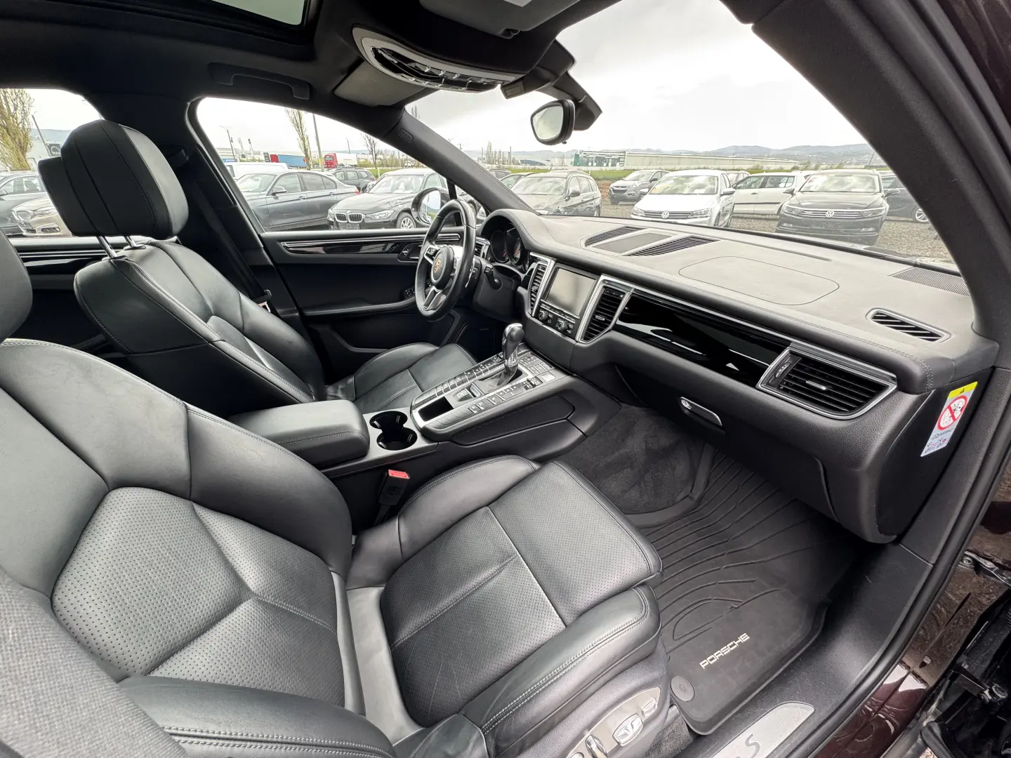 Porsche Macan S PDK Pano