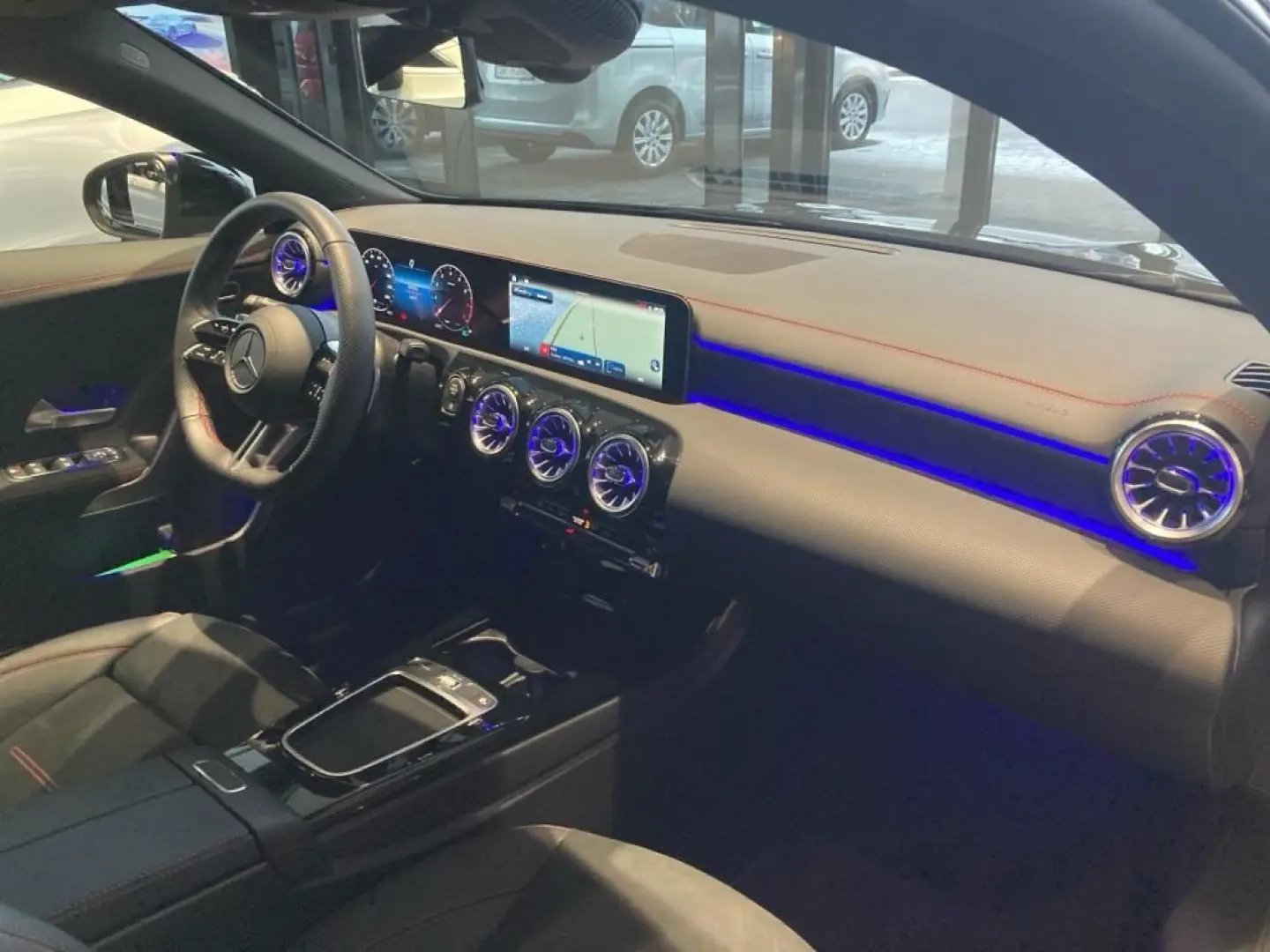 CLA 180 AMG-Line+Night+KEYLESS+MULTIBEAM+Kam+PDC