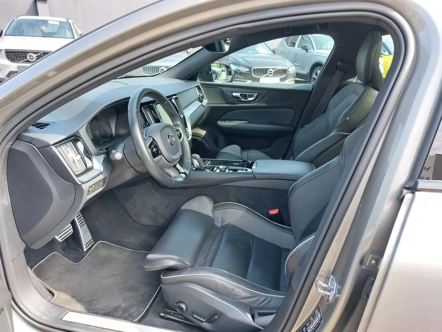 V60 T8 AWD Hybrid R Design HUD STHZ PANO MEMORY