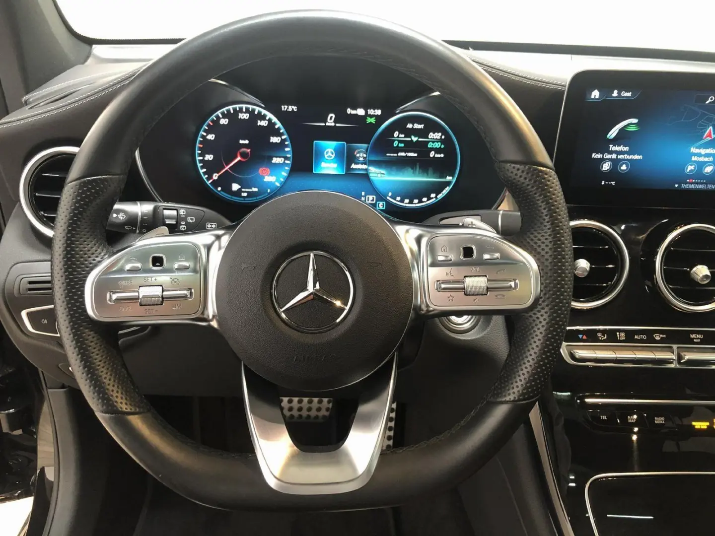 GLC 300e 4M AMG NIGHT*Pano*AHK*HUD*MULTIBEAM*Bur