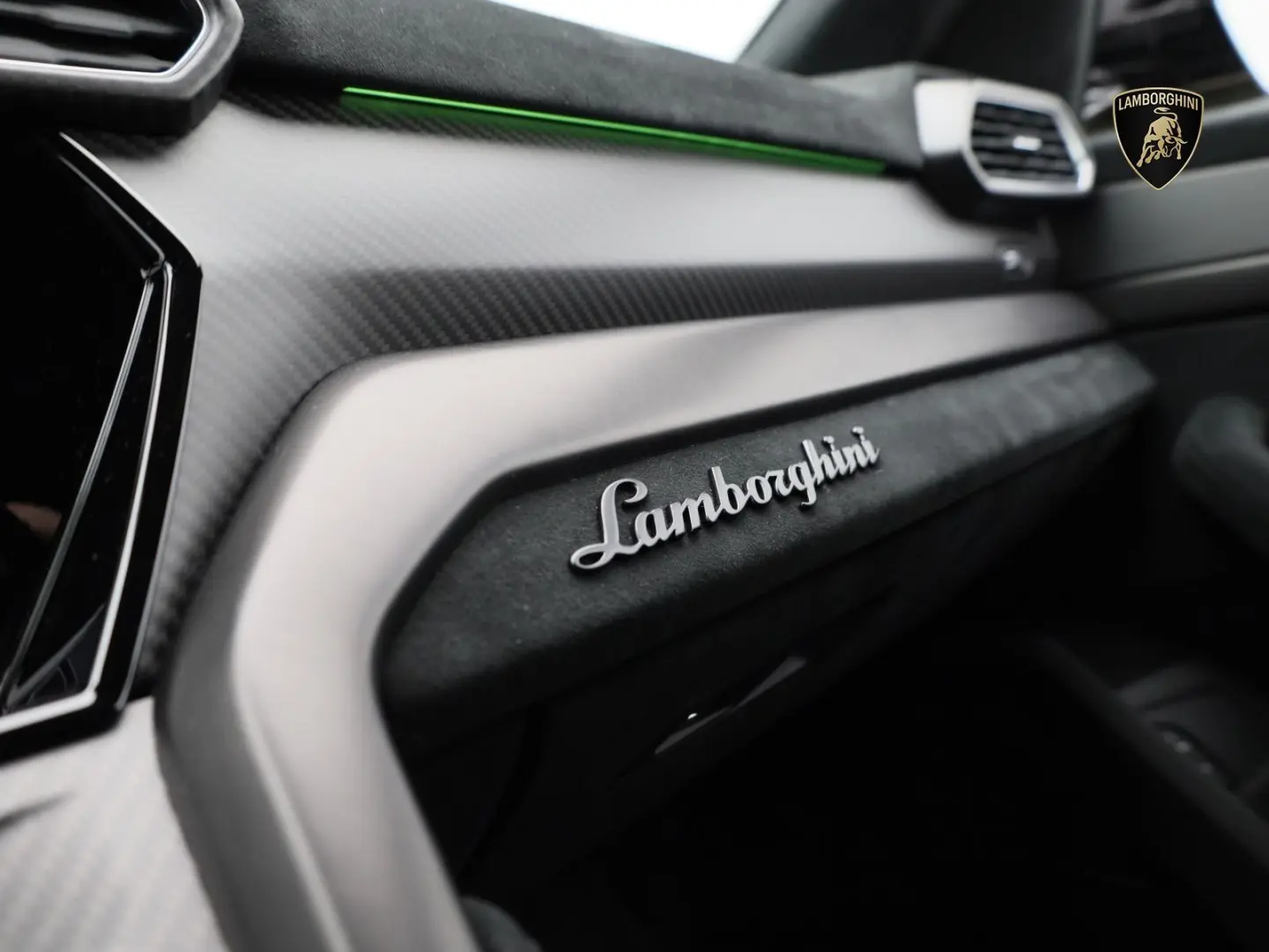 Urus Performante MY24 I FULL CARBON I 4 SEATER
