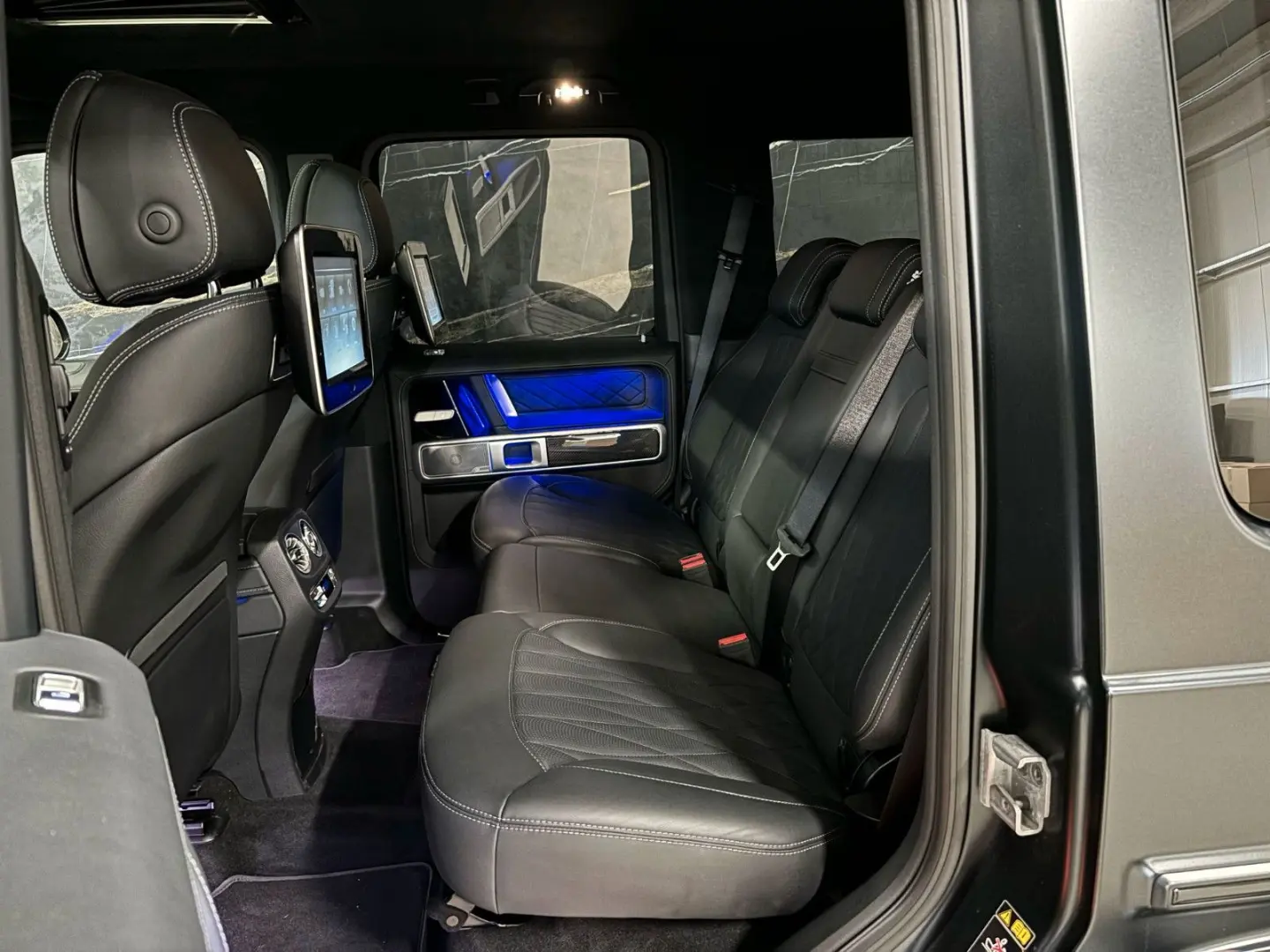G 63 AMG / Carbon / TV / Night / 1. Hand
